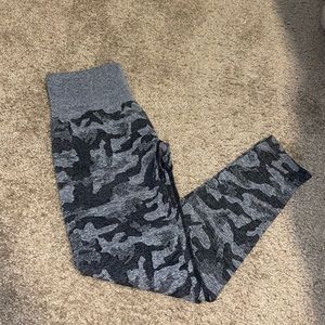 NVGTN Camo Leggings